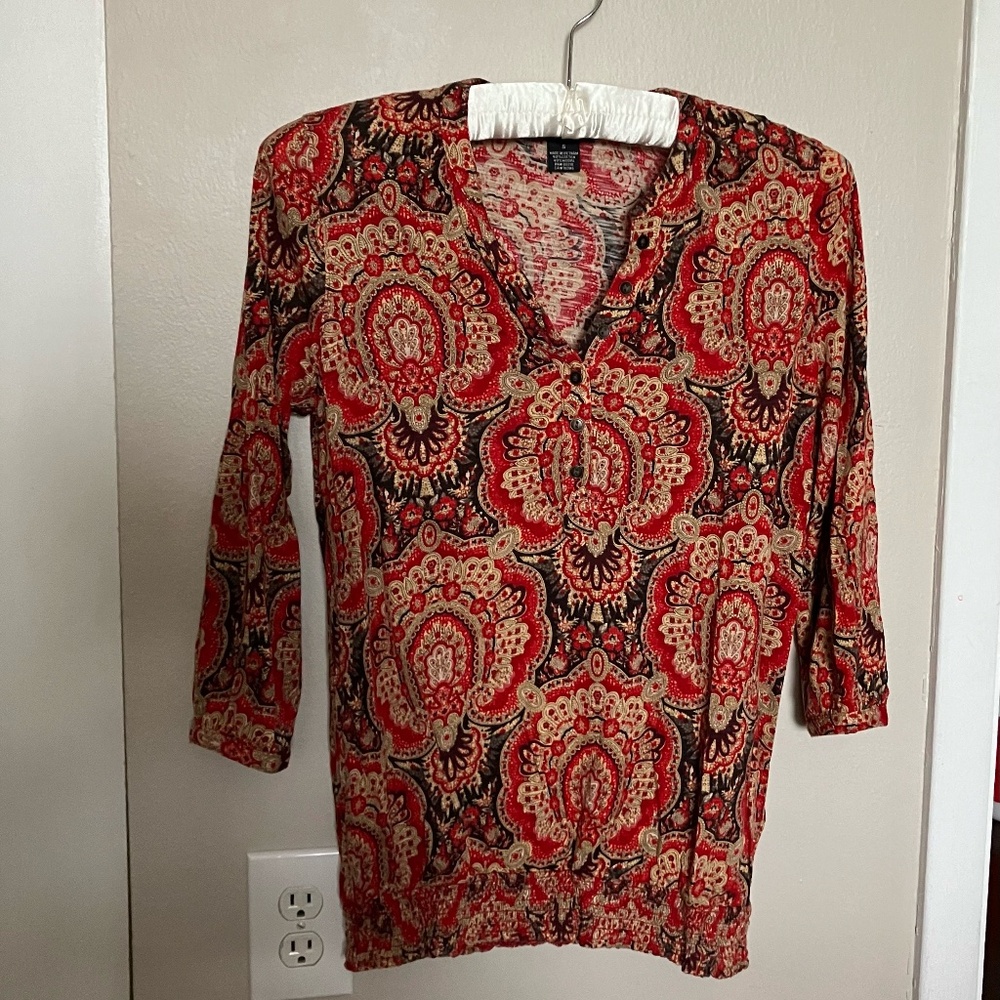 Lucky Brand Women's S Small Red Long Sleeve Top with V neck and Elastic bottom